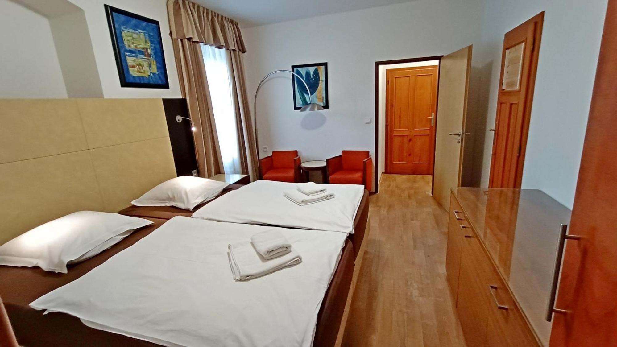 Apartments Gato Karlovy Vary Dalovice Екстер'єр фото