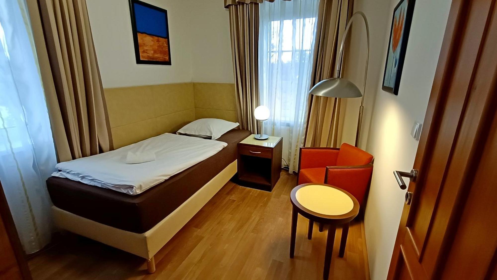 Apartments Gato Karlovy Vary Dalovice Екстер'єр фото